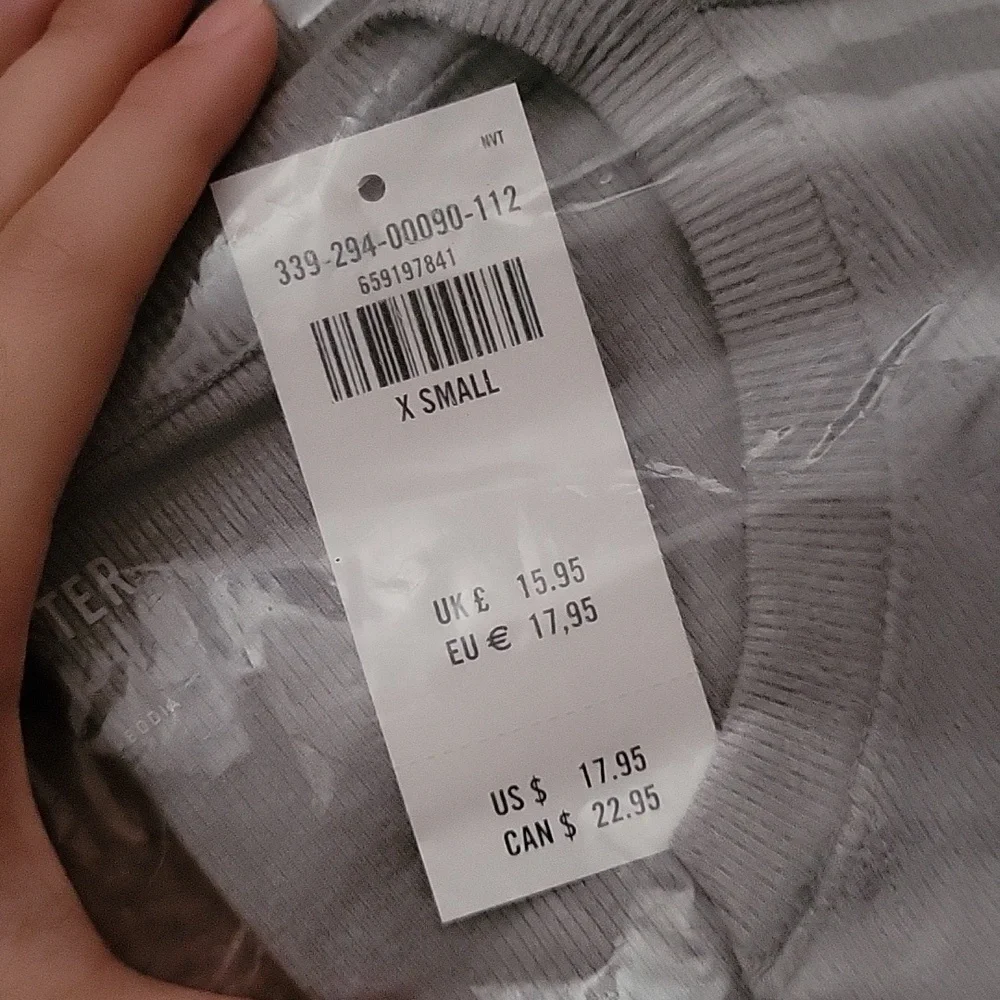 Hollister Ribbed Seamless Fabric Notch Neck Baby Tee - Picture 4 of 4